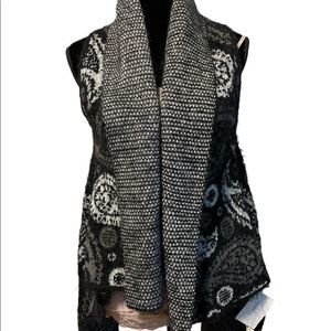 The Banyan Tree 100% Acrylic Vest NWT